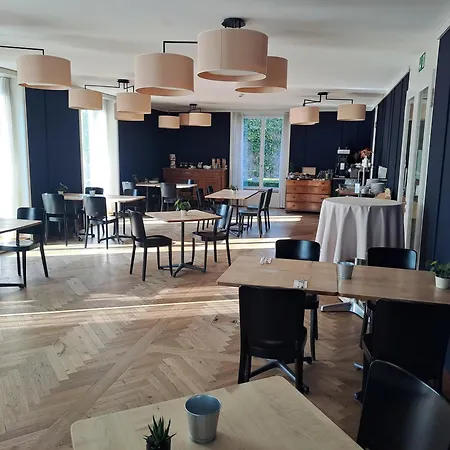 Im Schlosspark 3*