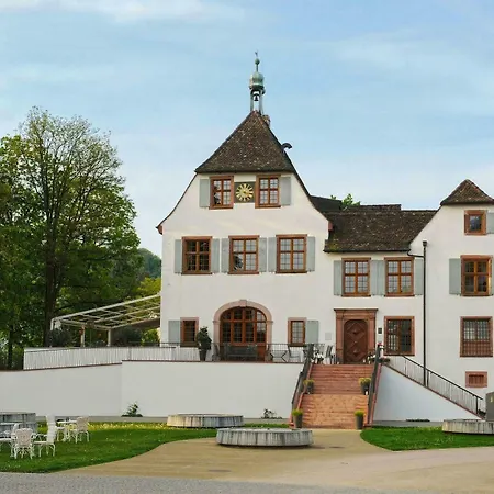Im Schlosspark 3*